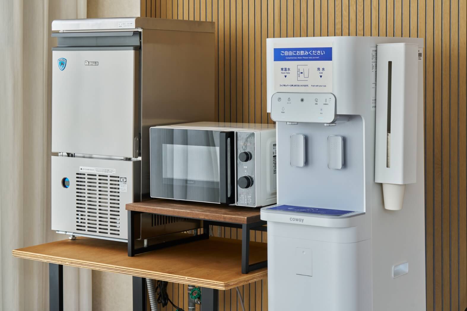 製氷機・電子レンジ・給水機の写真